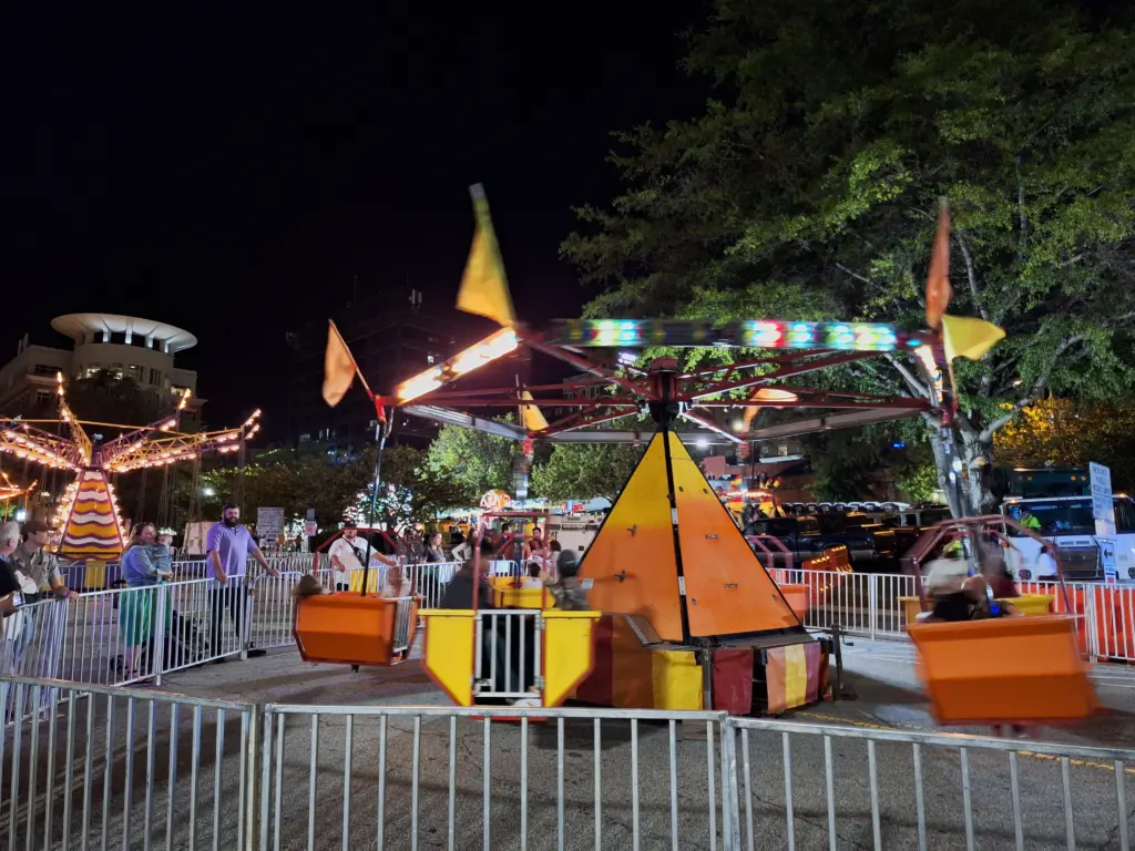 Tijuana Twister, a red and orange spinning ride